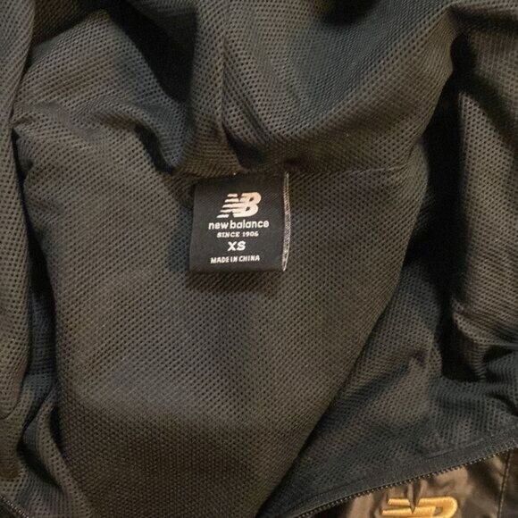 Xs Anorak black and gold new balance windbreaker pullover half - Picture 4 of 5